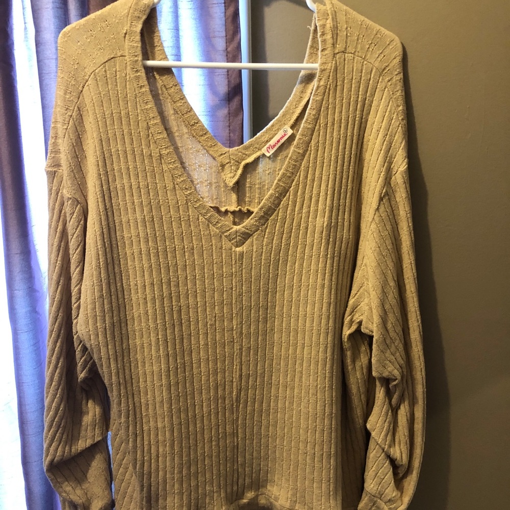 Cream long sleeved oversized light weight sweater